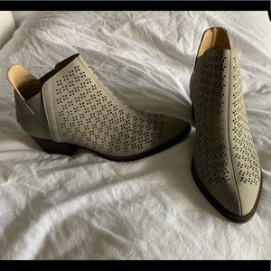 NWB Chinese Laundry Grey Ankle Booties